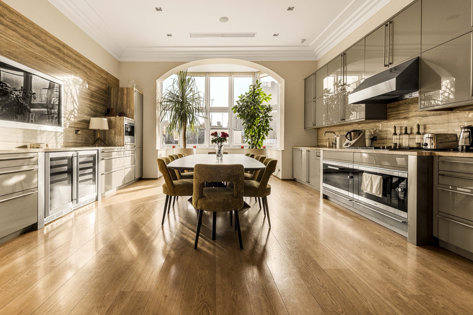Airbnb interior in Chelsea, London by Finest Spaces